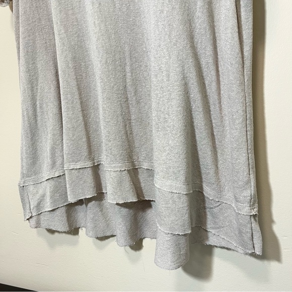 Studio B by Bobeau Slub Knit V-Neck Short Sleeve Top Tiered Hem - Picture 4 of 13